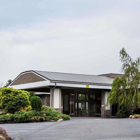 Ramada By Wyndham Rock Hill At Sullivan Center Esterno foto