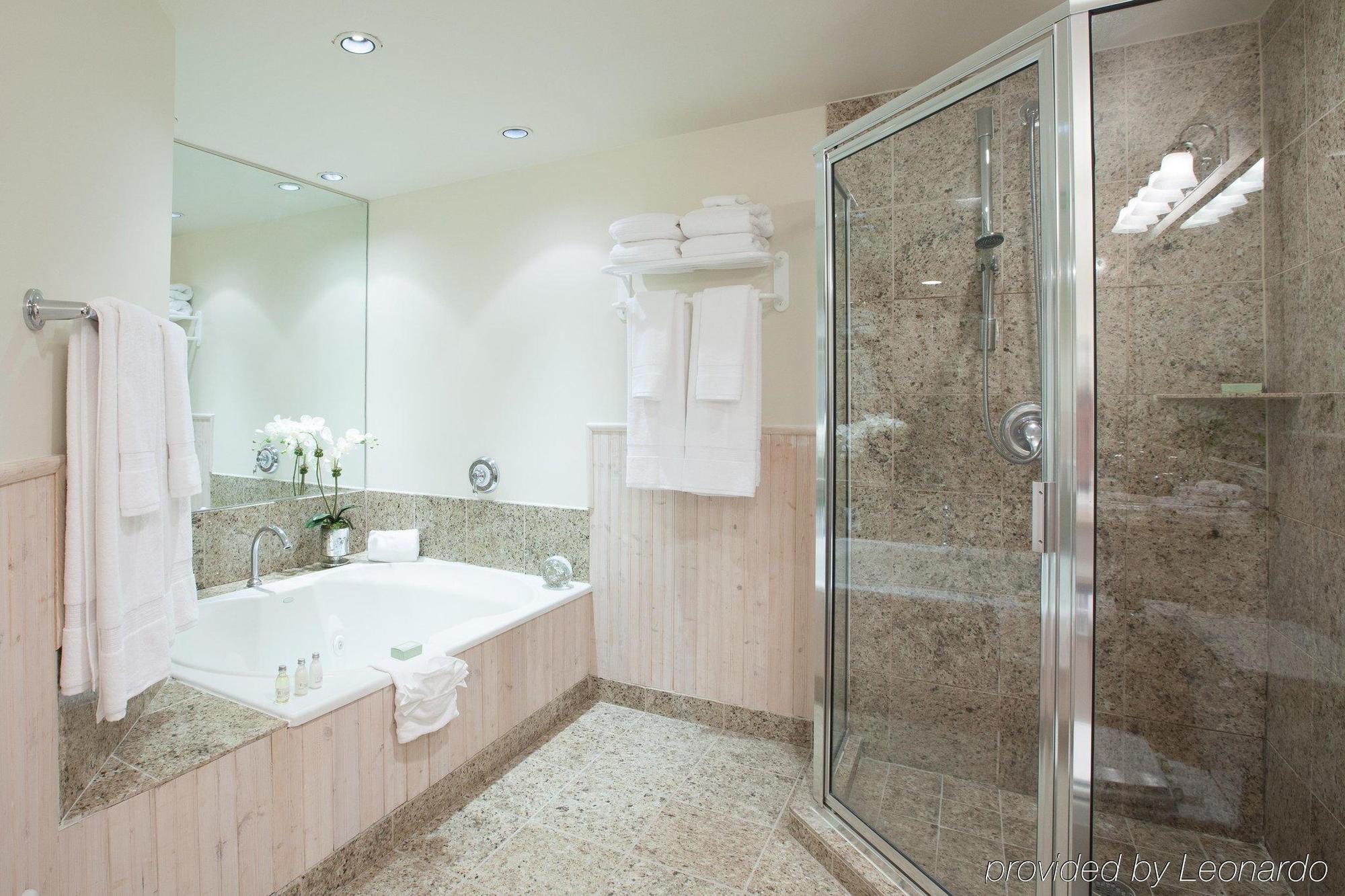 Ramada By Wyndham Rock Hill At Sullivan Center Esterno foto