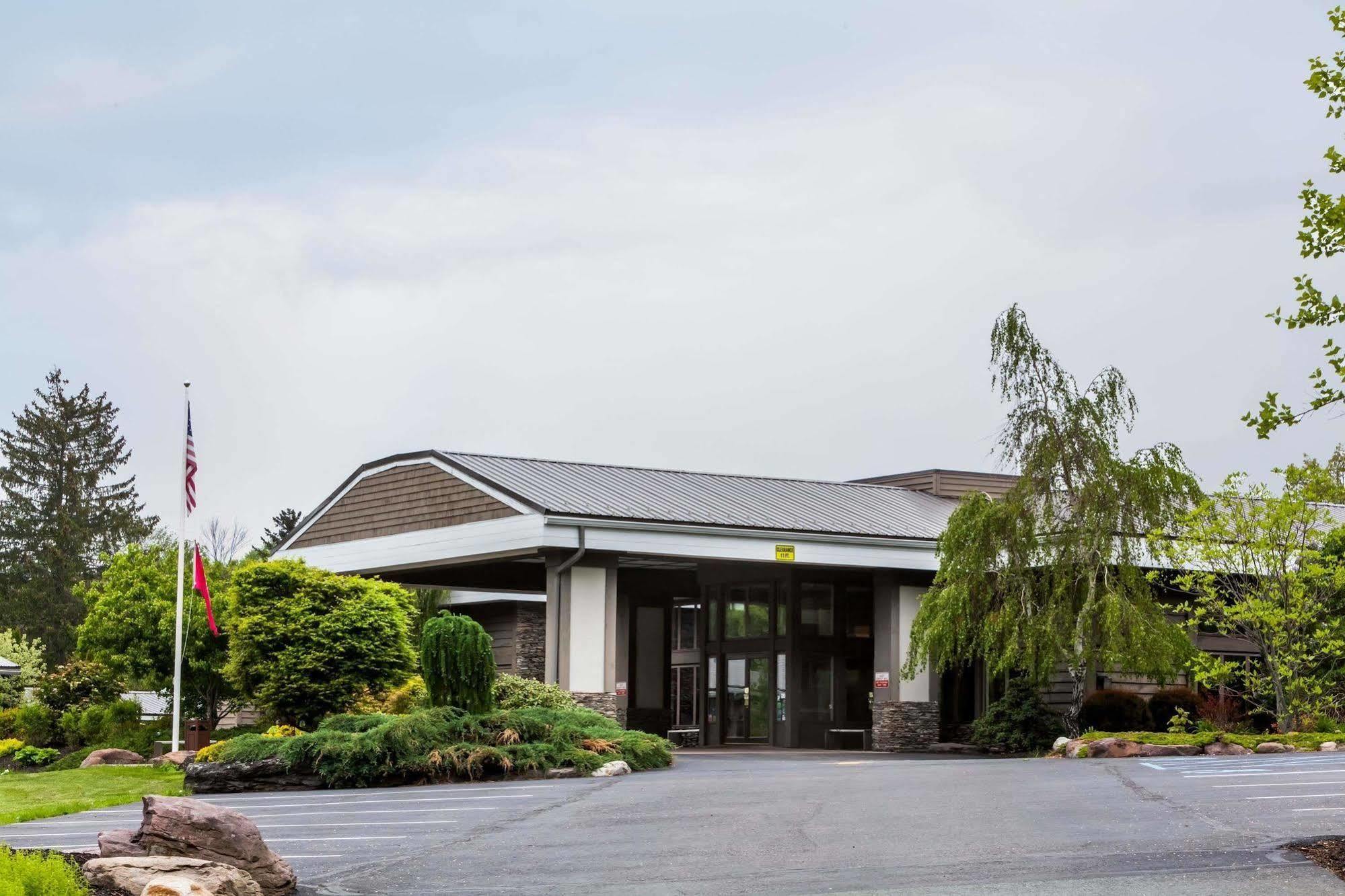 Ramada By Wyndham Rock Hill At Sullivan Center Esterno foto