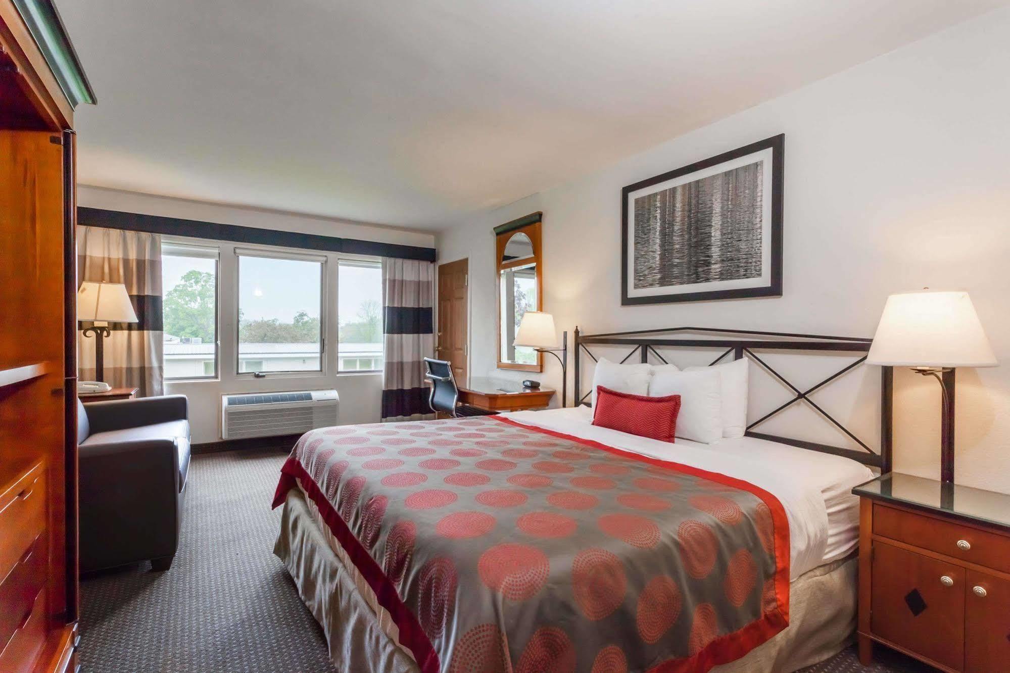 Ramada By Wyndham Rock Hill At Sullivan Center Esterno foto