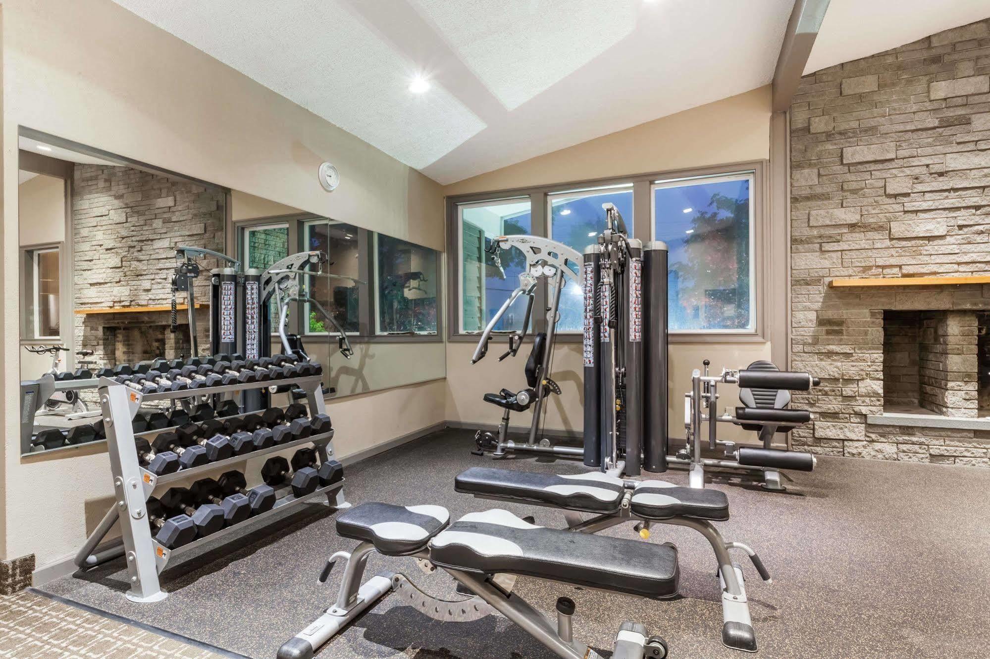 Ramada By Wyndham Rock Hill At Sullivan Center Esterno foto