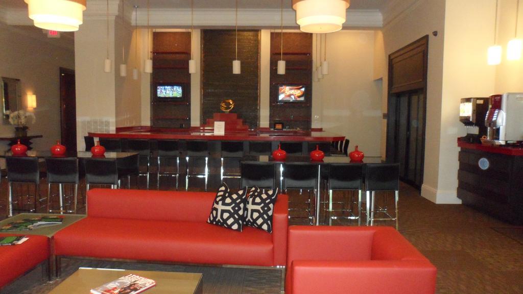 Ramada By Wyndham Rock Hill At Sullivan Center Esterno foto