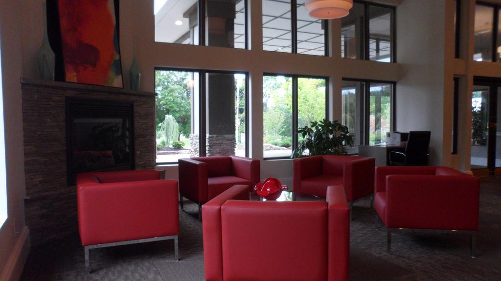 Ramada By Wyndham Rock Hill At Sullivan Center Esterno foto