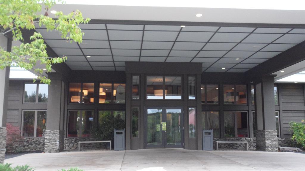 Ramada By Wyndham Rock Hill At Sullivan Center Esterno foto